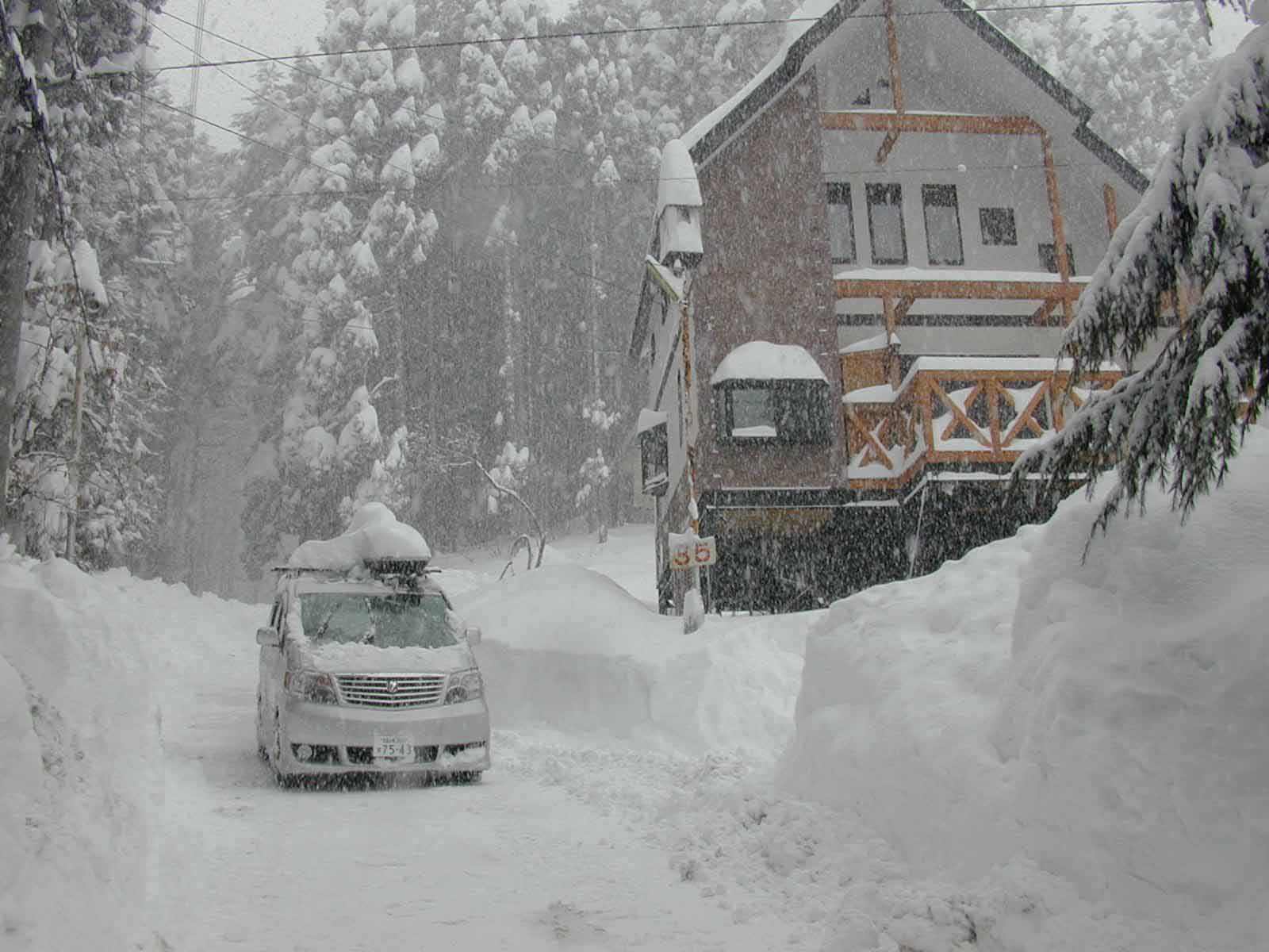 図１：積雪２ｍほどの模様（真冬の積雪）を表示。次の図1の説明を参照してください